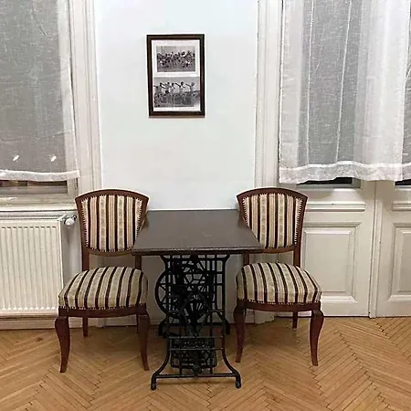 Kro A10 Center Budapest